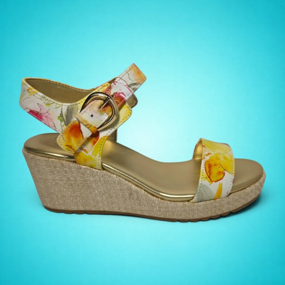 New‎ Women's Naturalizer Stella Yellow Floral Sandals, size 10 W. Retails $115.